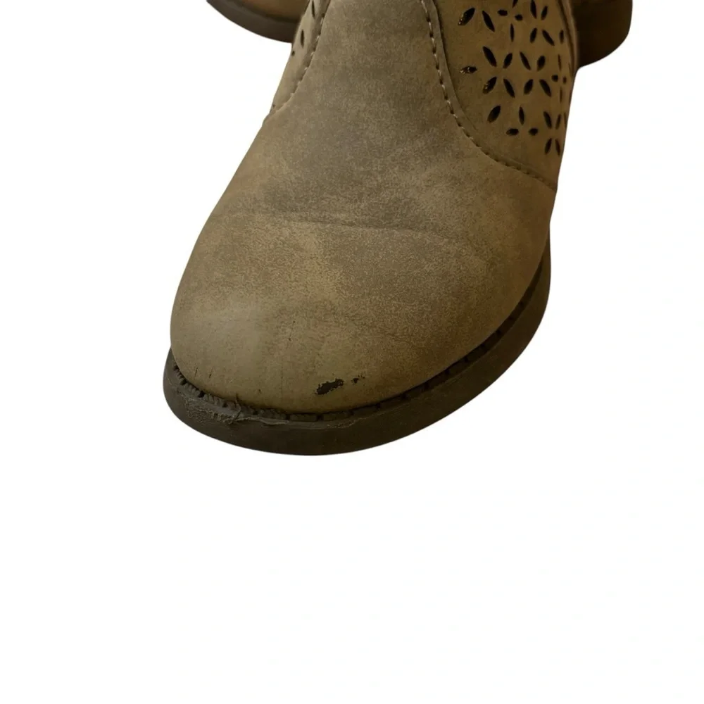 Osh’Kosh B’Gosh booties taupe cutout glitter detailed ankle boots size 9 TODDLER